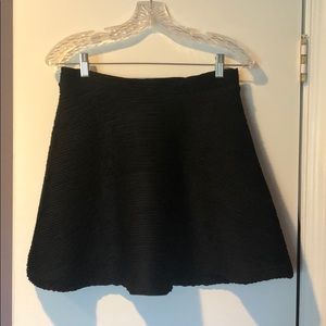 Ribbed-like Black Skirt